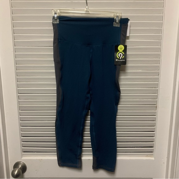 Champion NWT small athletic capris - Picture 1 of 7
